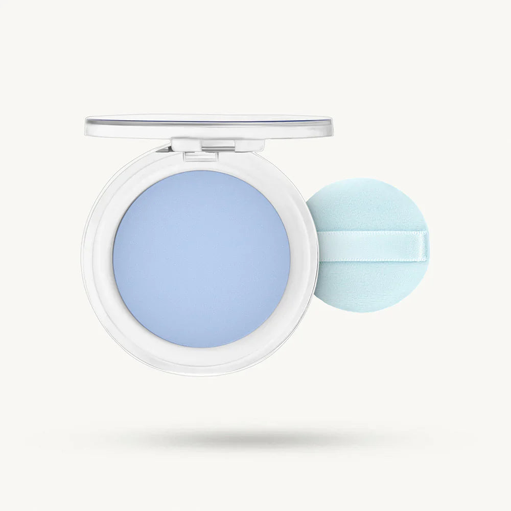 Close-up of the MARS Oil Blotter Gel texture showing the smooth, translucent, and pore-blurring gel formula.